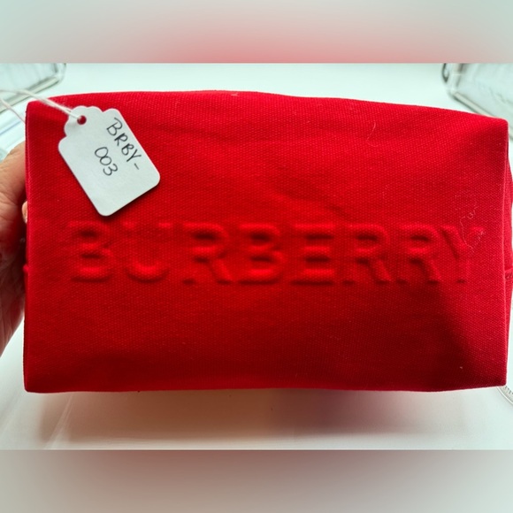 Burberry-Authentic-Beaute Collection Burbery Cosmetic Case Red - Picture 12 of 12